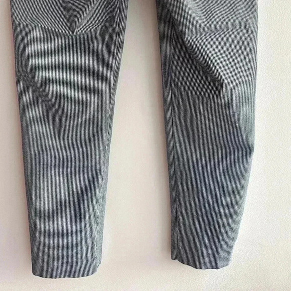 Emma & Olivia Black and White Houndstooth Print Cropped Ankle Pants, Size Small - Picture 14 of 15